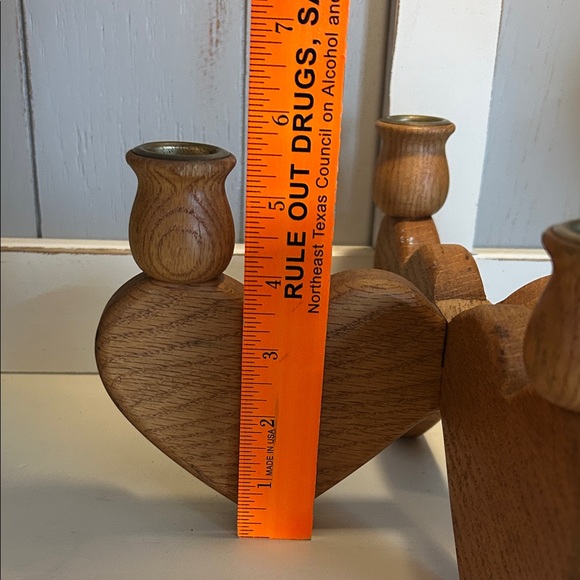Vgt Heart-Shaped Wooden 4 taper Candle Holder. - Picture 7 of 7